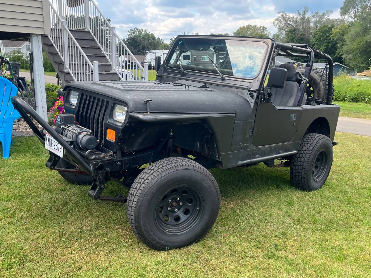 Jeep-wrangler-sahara-1993-black-1