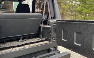Jeep-wrangler-sahara-4x4-1995-custom-4