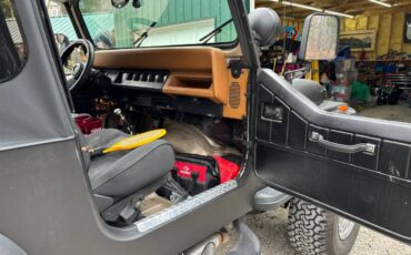 Jeep-wrangler-sahara-4x4-1995-custom-5