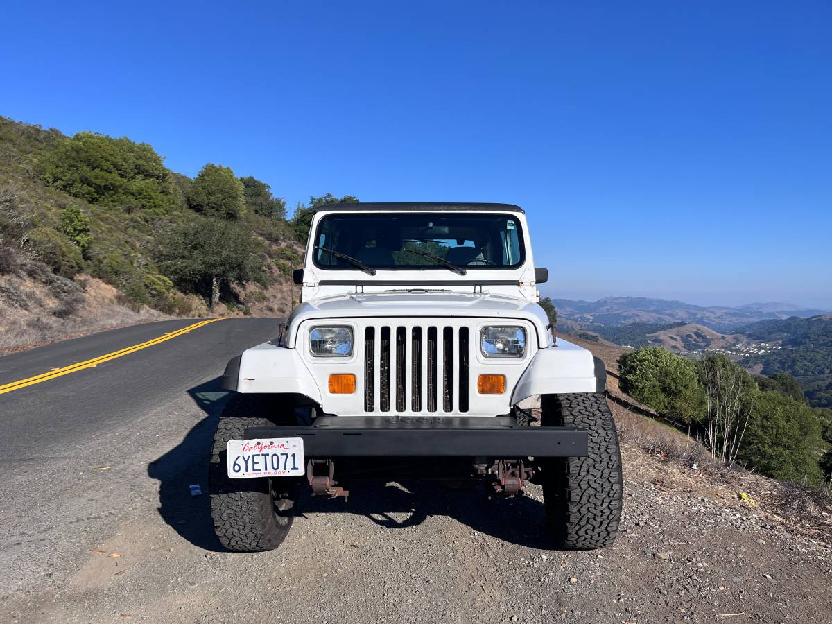 Jeep-wrangler-se-1993-white-1