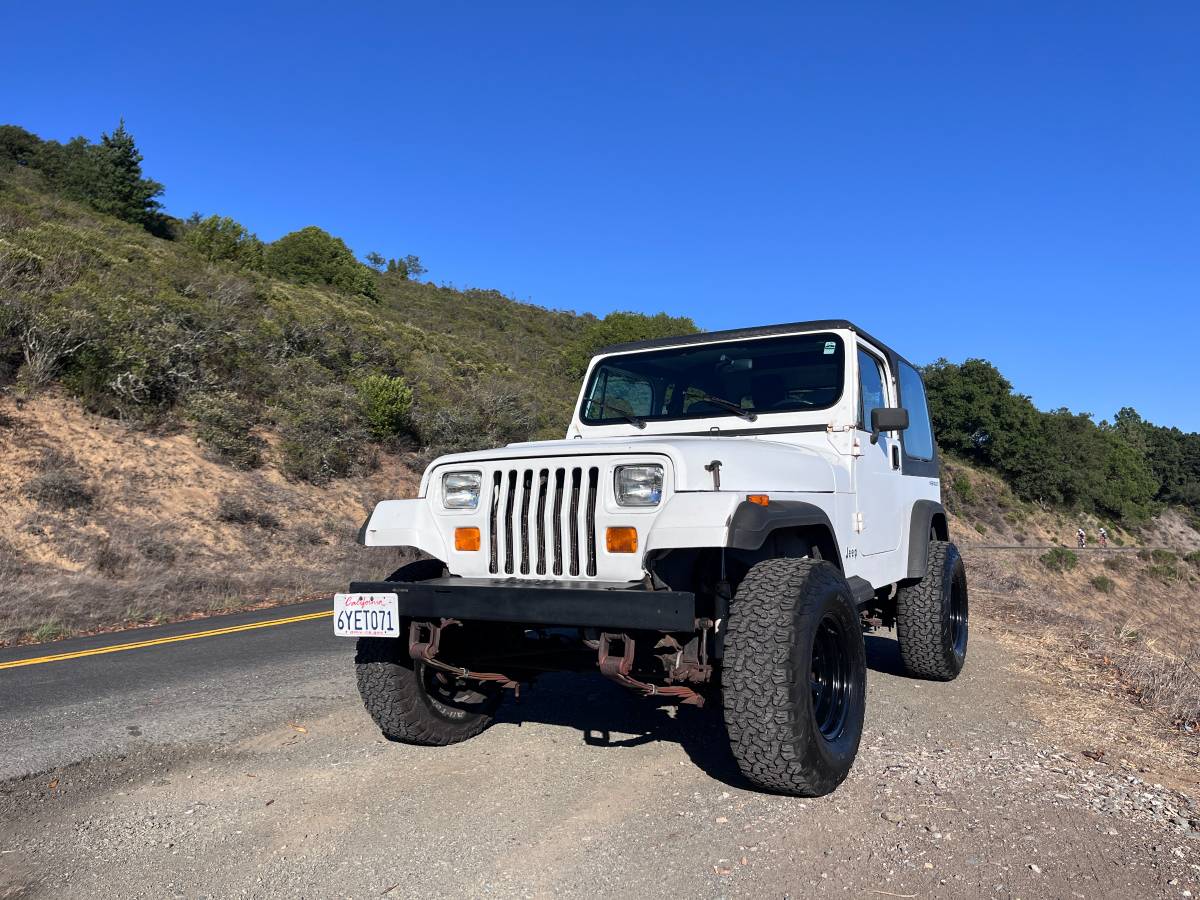 Jeep-wrangler-se-1993-white-2