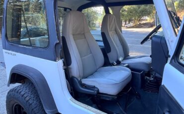 Jeep-wrangler-se-1993-white-7