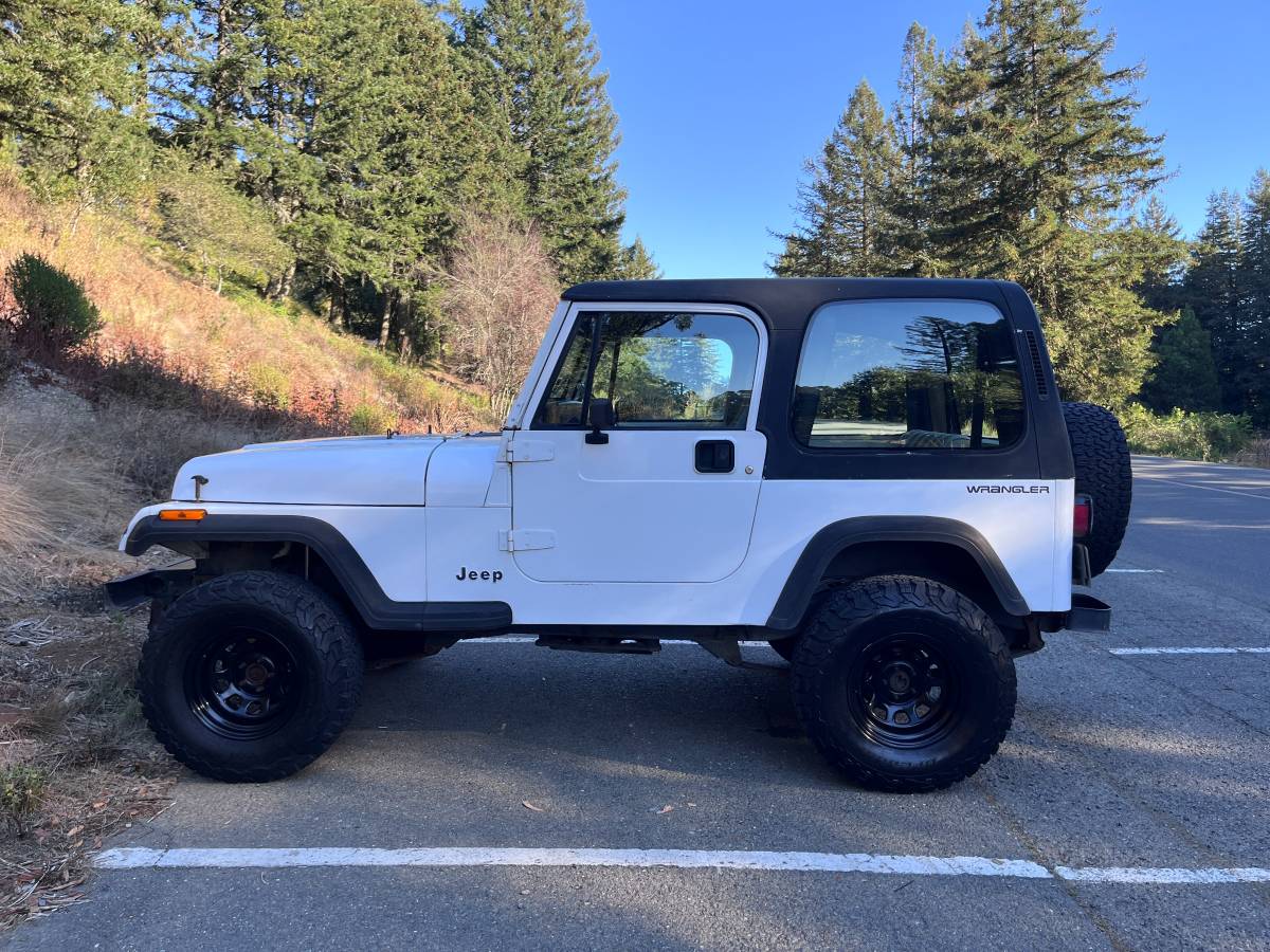 Jeep-wrangler-se-1993-white-9