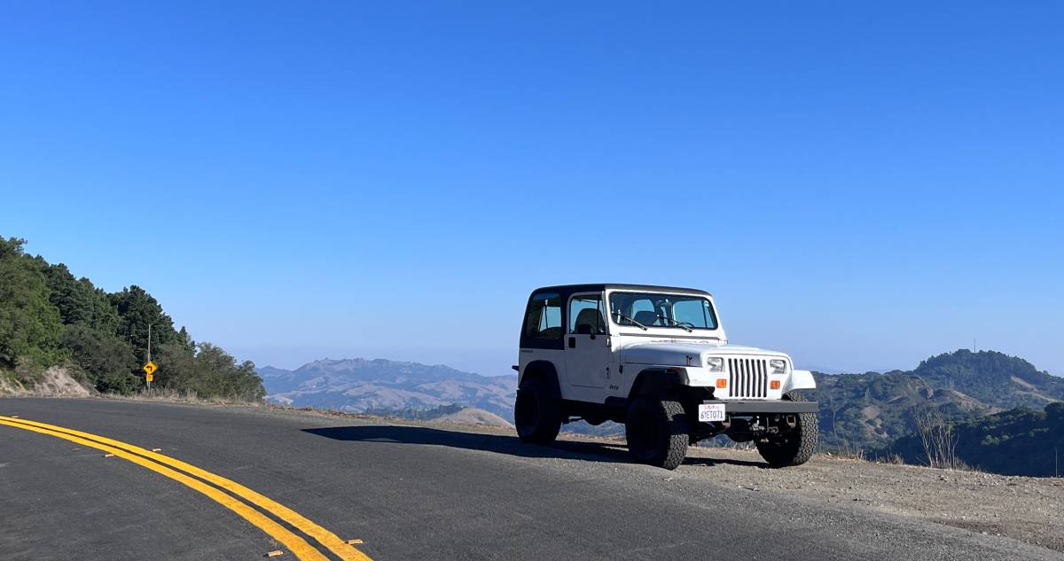 Jeep-wrangler-se-1993-white