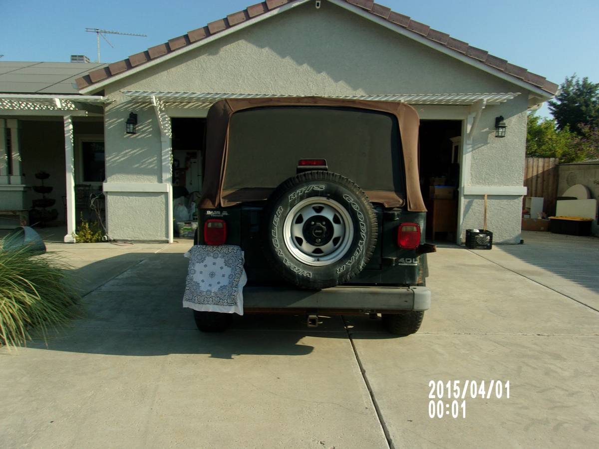 Jeep-wrangler-se-1994-green-11