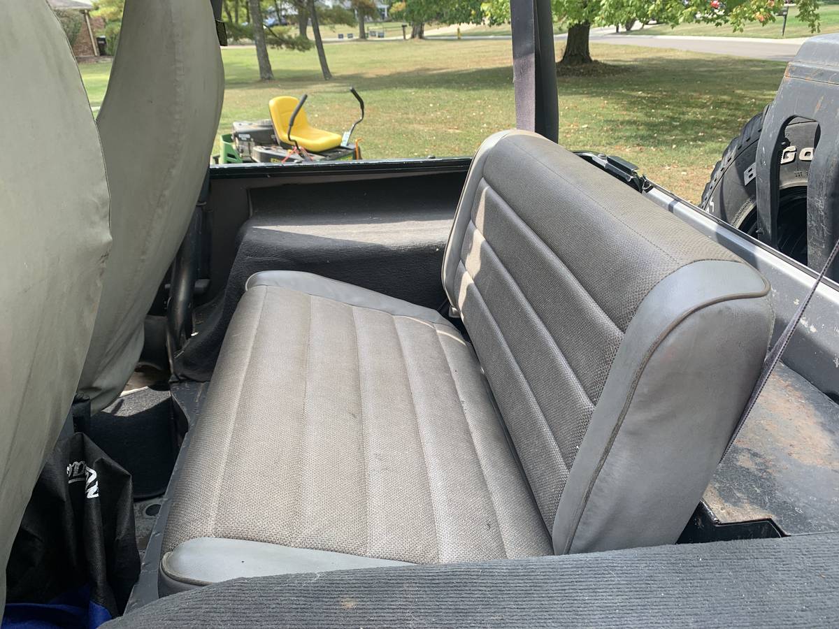 Jeep-wrangler-sport-1994-grey-19