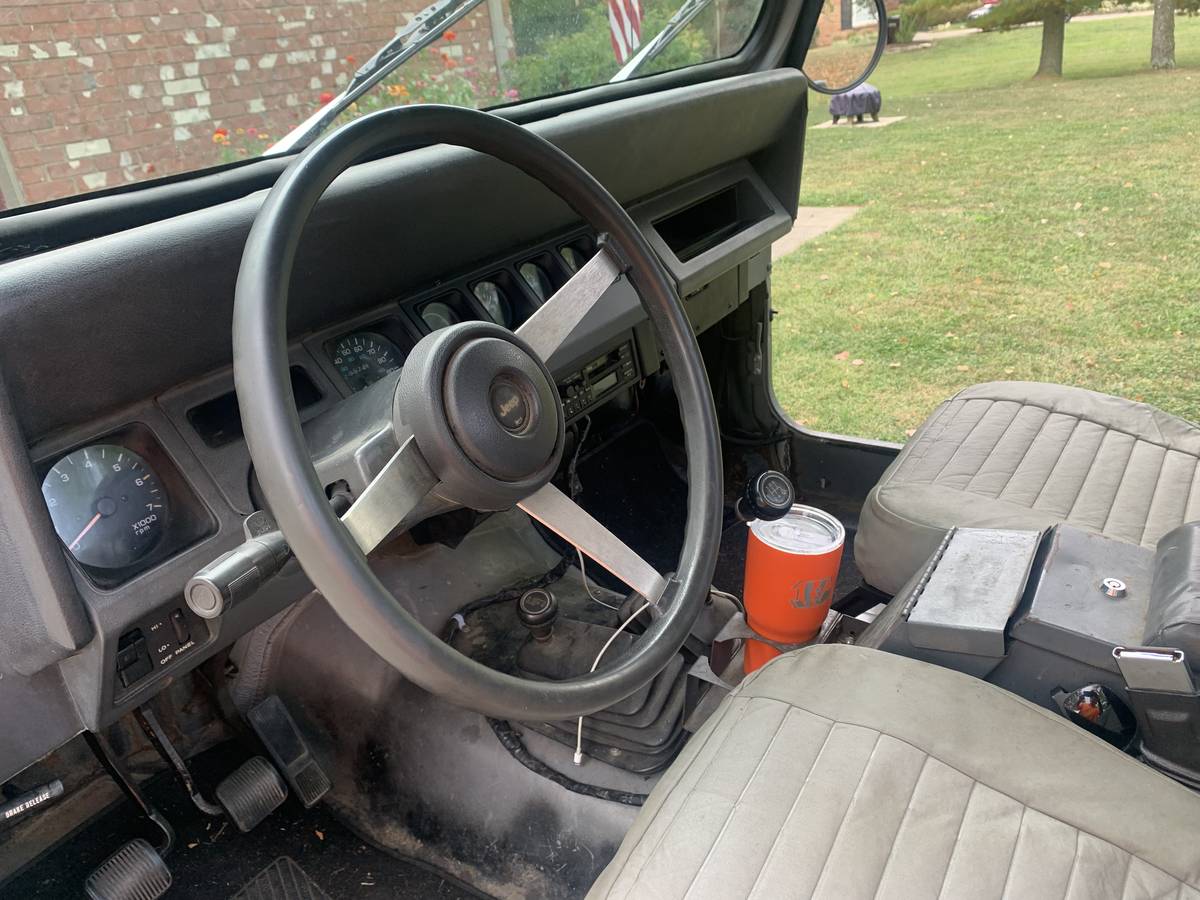 Jeep-wrangler-sport-1994-grey-4