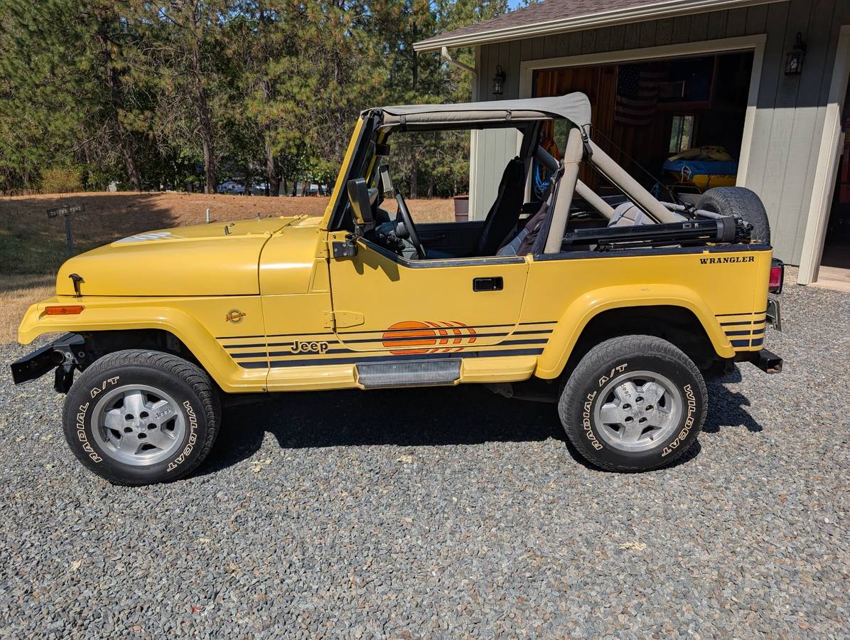 Jeep-wrangler-sport-islander-1989-yellow-14