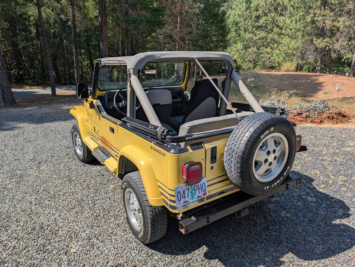 Jeep-wrangler-sport-islander-1989-yellow-15