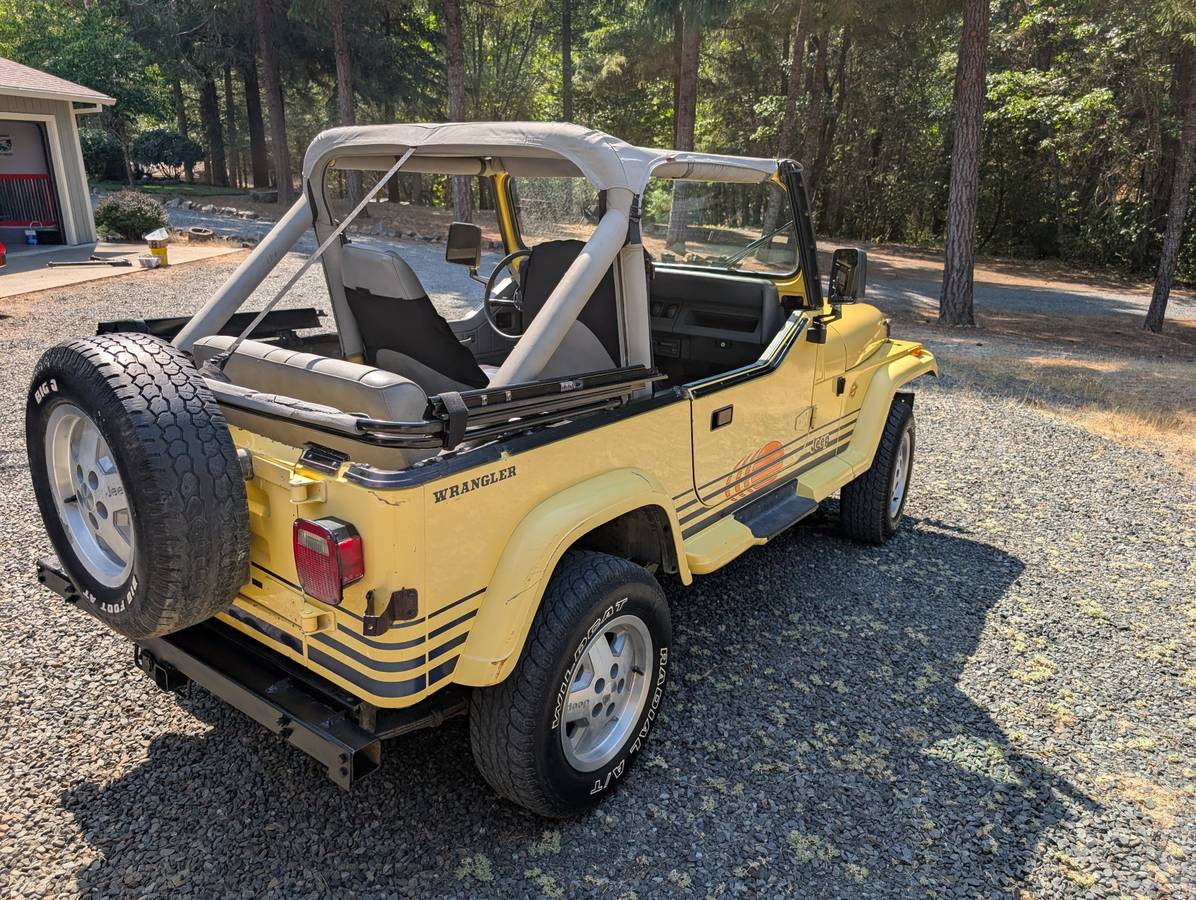 Jeep-wrangler-sport-islander-1989-yellow-16