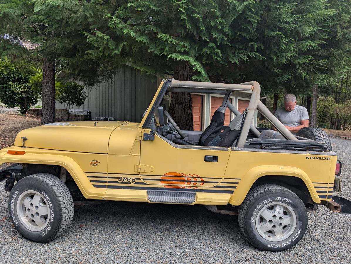 Jeep-wrangler-sport-islander-1989-yellow-23