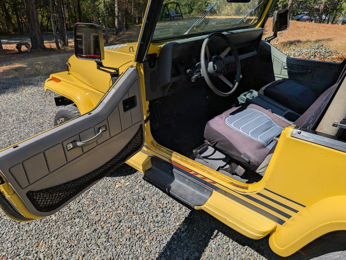 Jeep-wrangler-sport-islander-1989-yellow-5