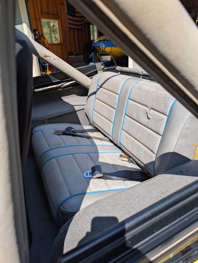 Jeep-wrangler-sport-islander-1989-yellow-7