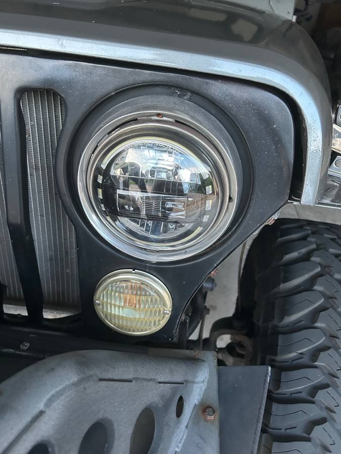 Jeep-wrangler-yj-1989-grey-3
