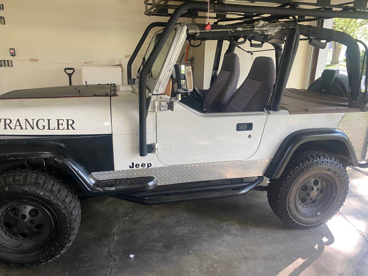 Jeep-wrangler-yj-1995-white-1
