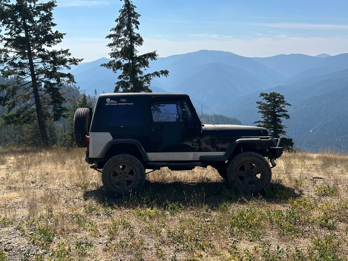 Jeep-wrangler-yj-s-1995-black-7