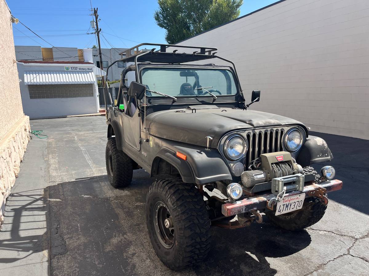Jeepamc-cj7-laredo-1986-black-1