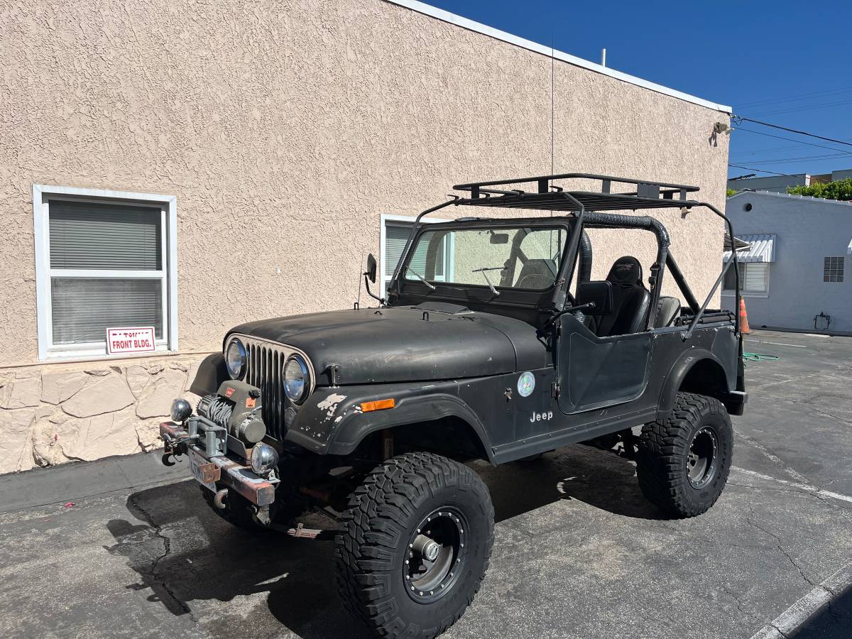 Jeepamc-cj7-laredo-1986-black-2