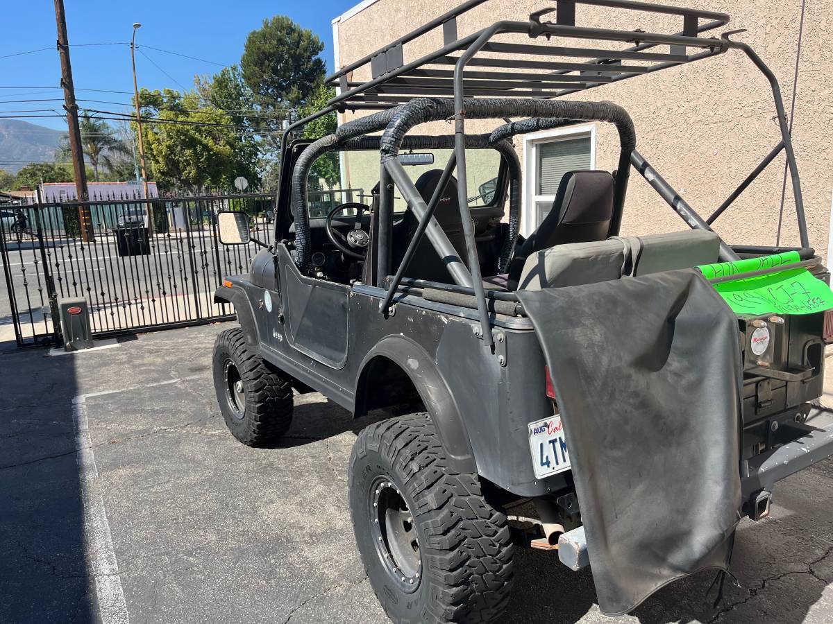 Jeepamc-cj7-laredo-1986-black-3