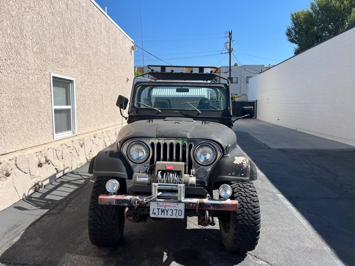 Jeepamc-cj7-laredo-1986-black