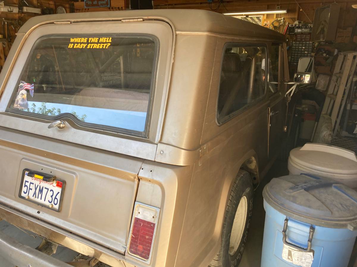 Jeepster-commando-1968-brown-3
