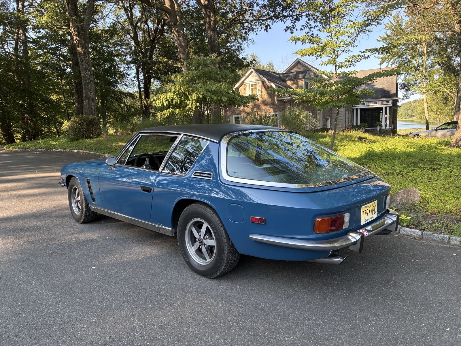 Jensen-Interceptor-Mk-III-1972-12