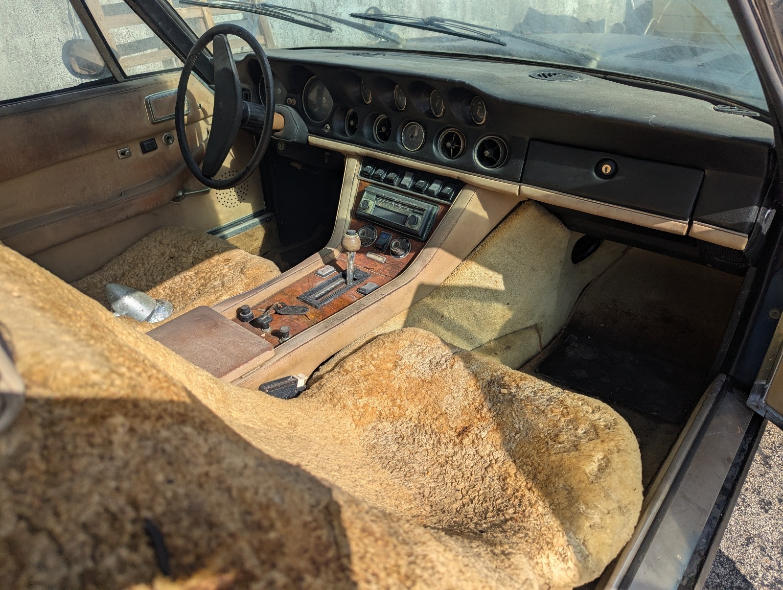 Jensen-Interceptor-Mk-III-1974-10