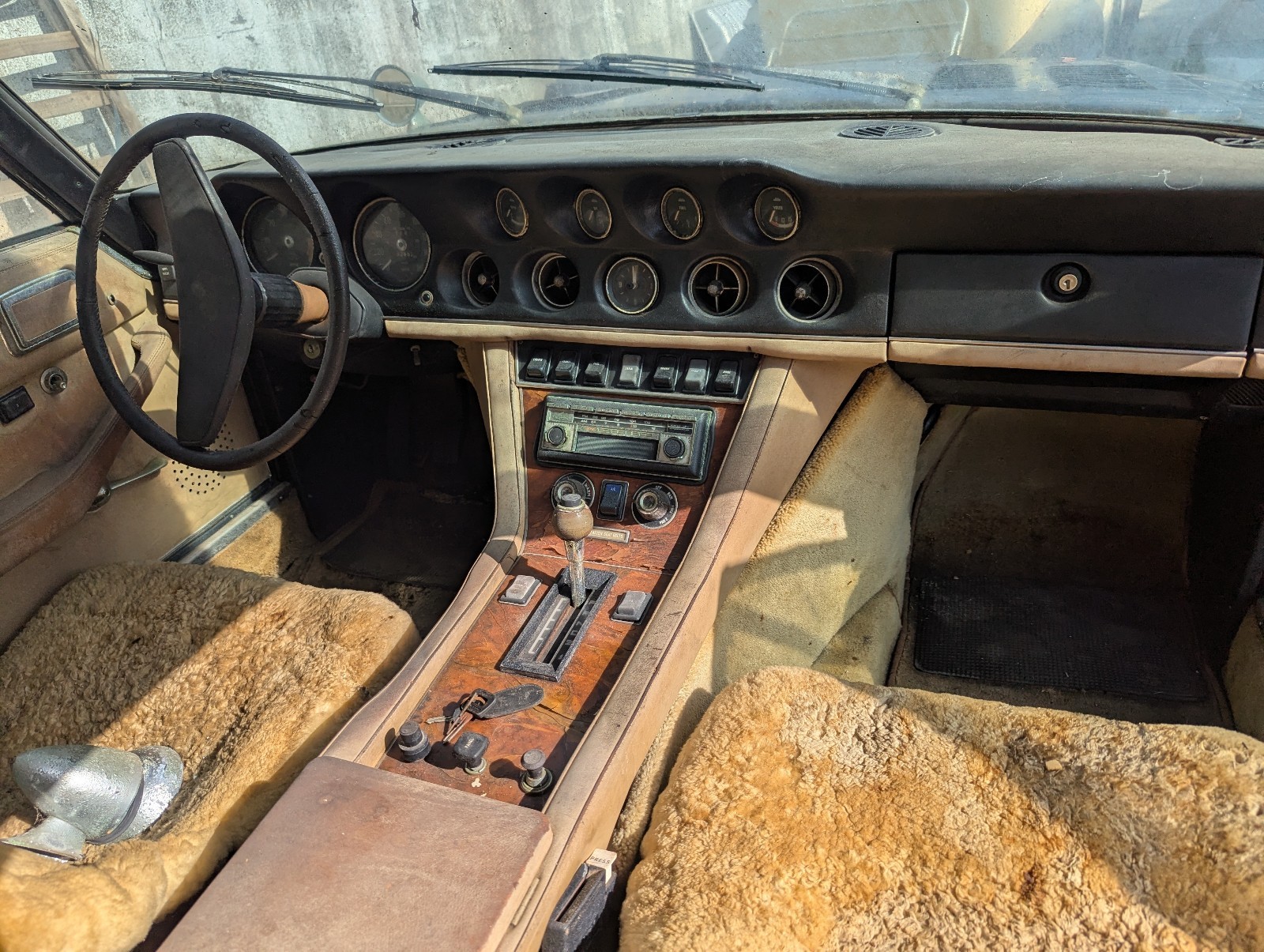 Jensen-Interceptor-Mk-III-1974-11