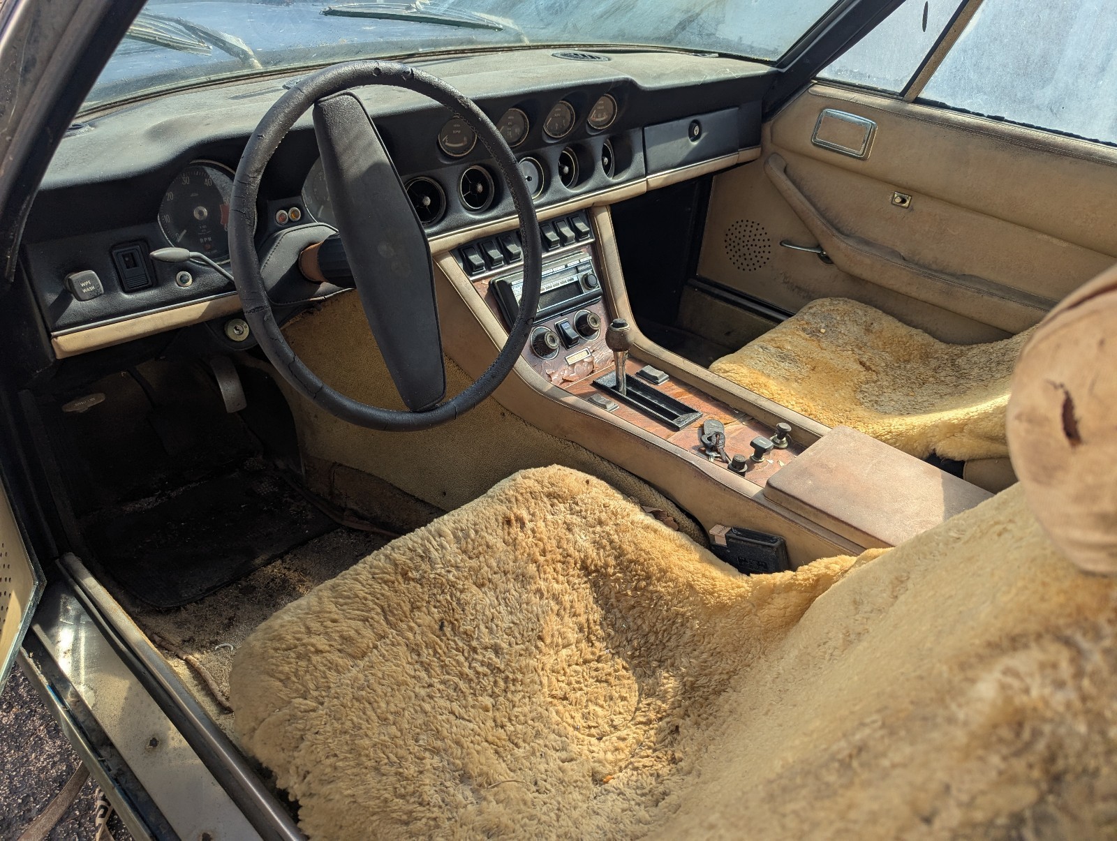 Jensen-Interceptor-Mk-III-1974-13