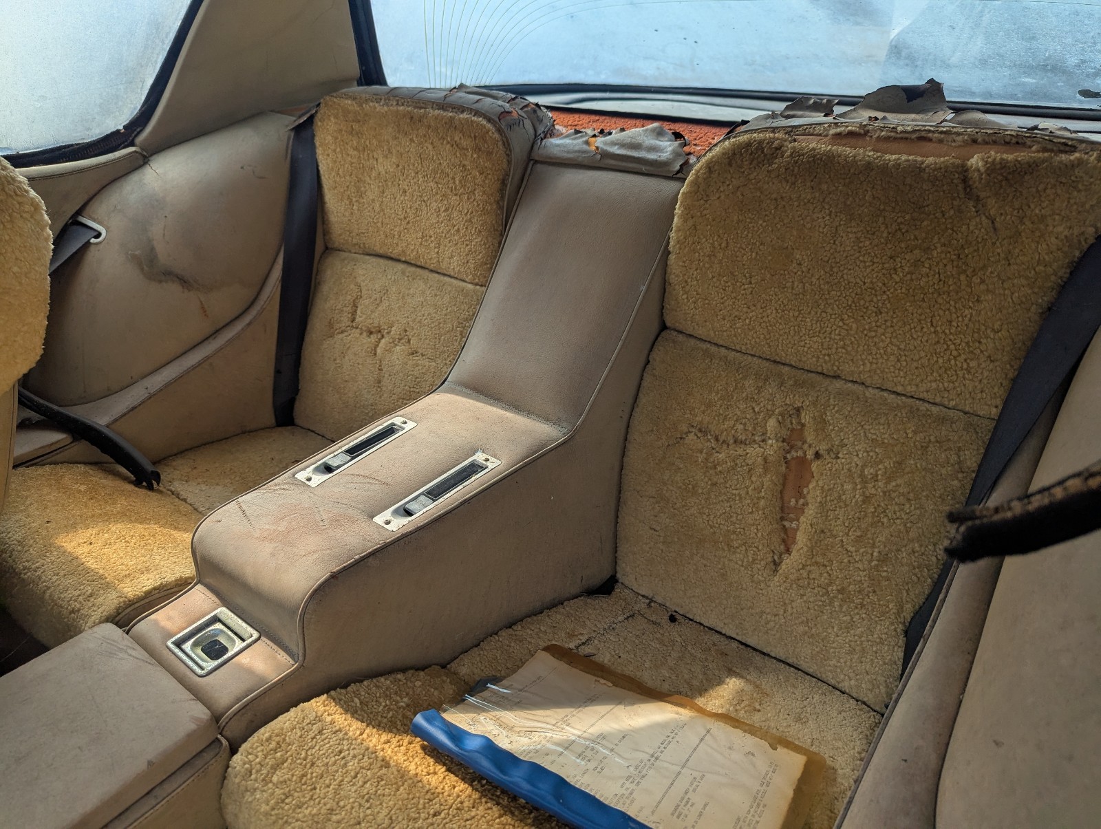 Jensen-Interceptor-Mk-III-1974-15