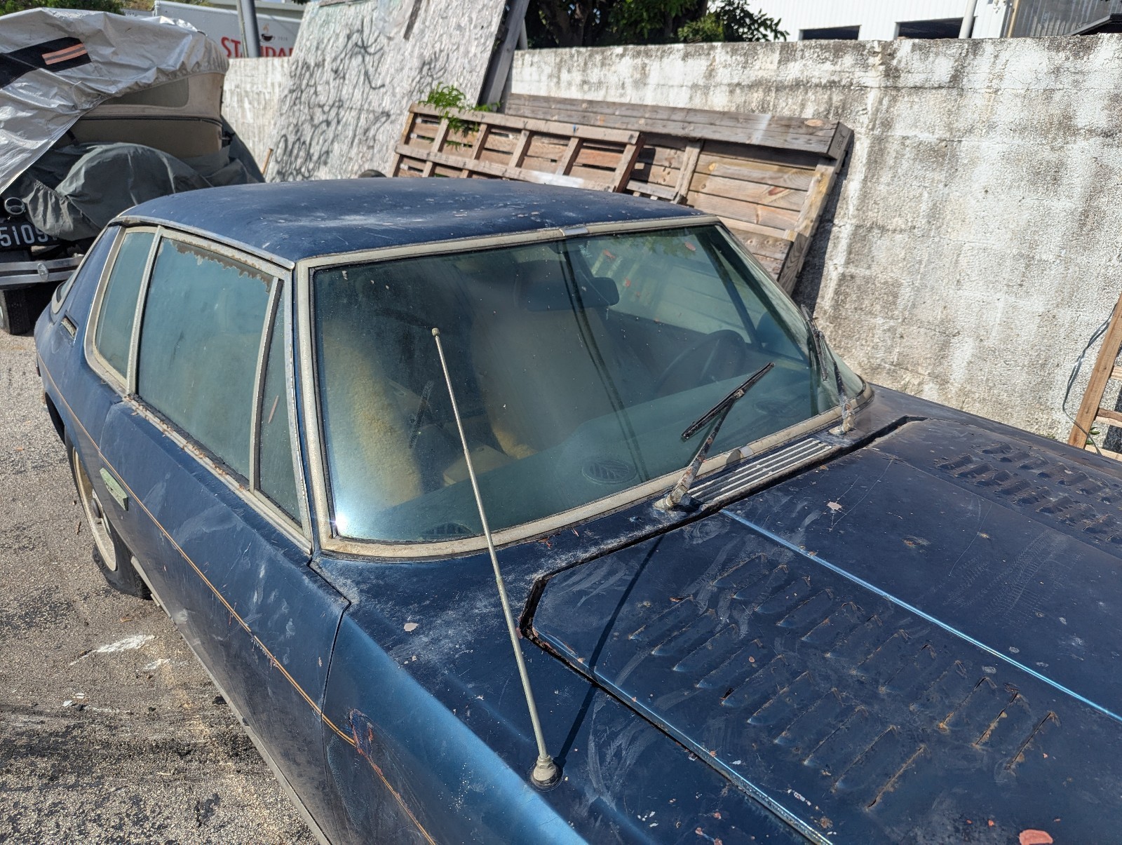 Jensen-Interceptor-Mk-III-1974-4