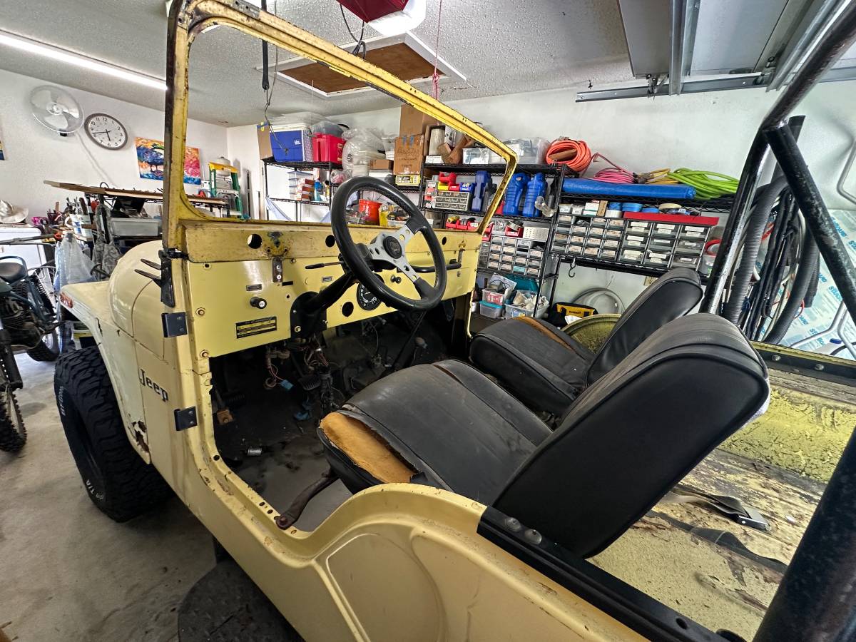 Jepp-cj-5-1973-yellow-11