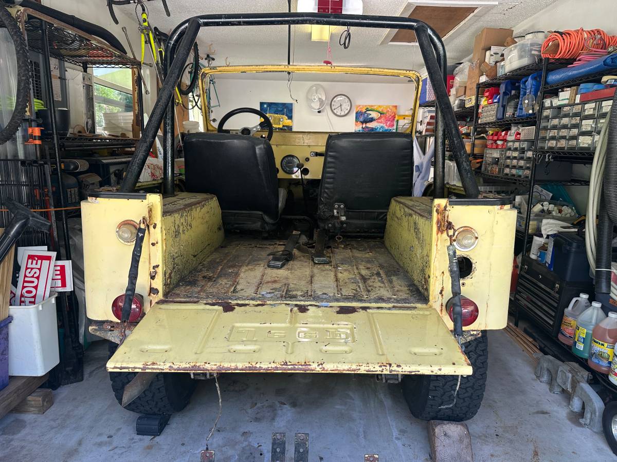 Jepp-cj-5-1973-yellow-3