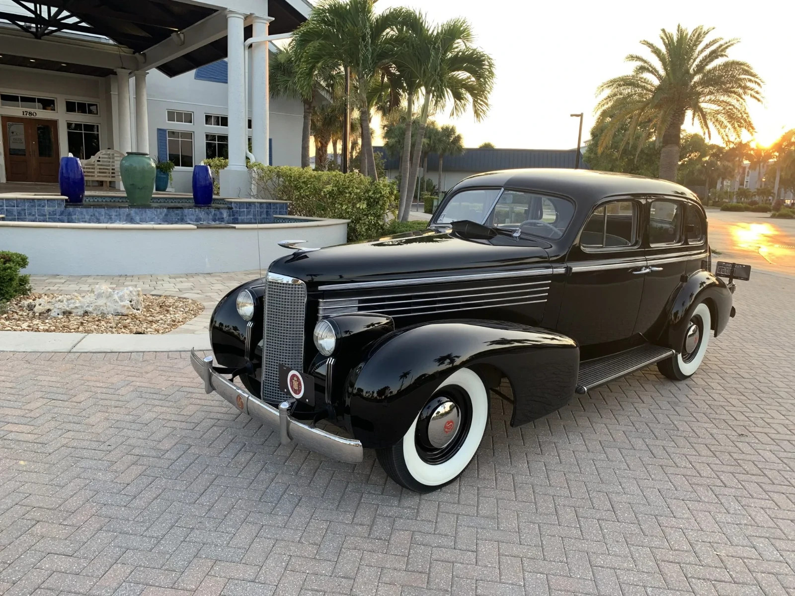 LaSalle-Series-50-1938-Sedan-1