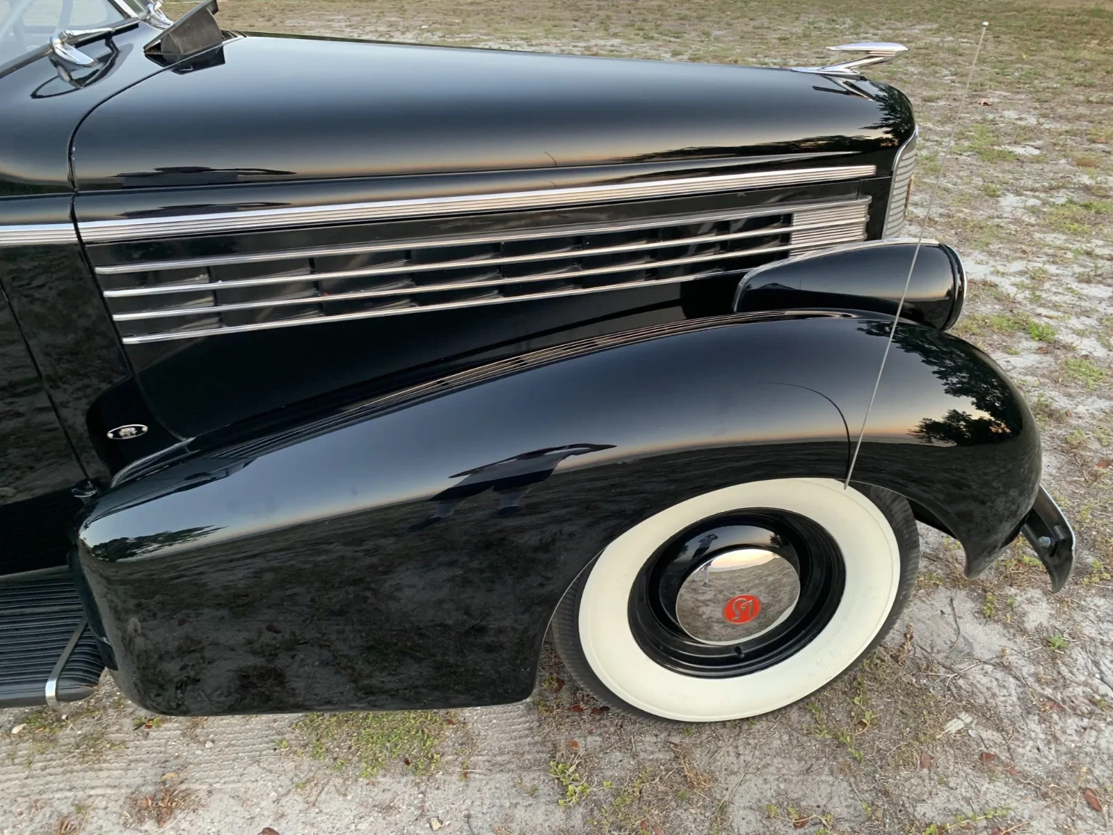 LaSalle-Series-50-1938-Sedan-10