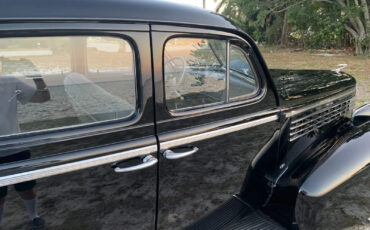 LaSalle-Series-50-1938-Sedan-11