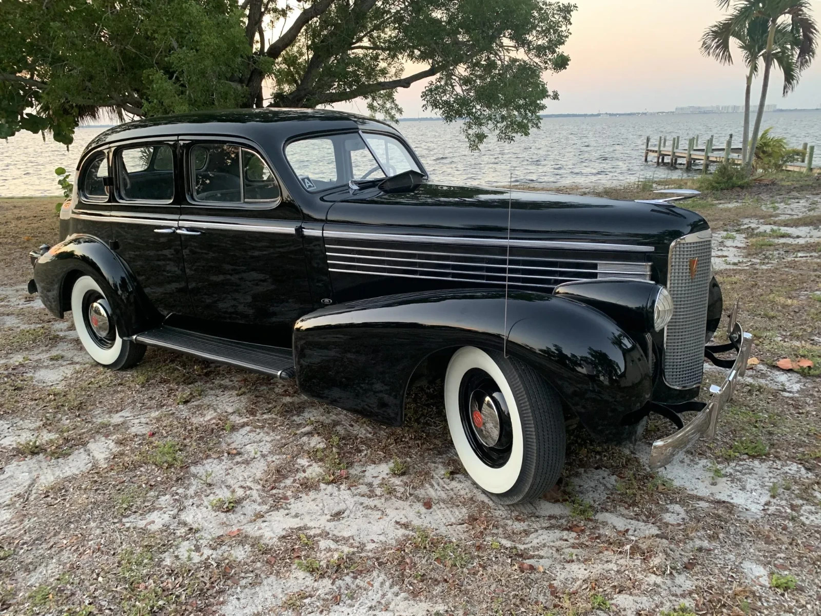 LaSalle-Series-50-1938-Sedan-15