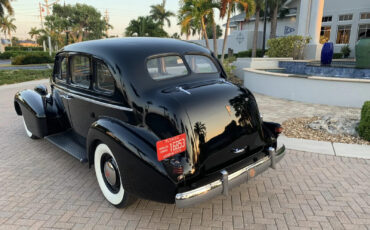 LaSalle-Series-50-1938-Sedan-2