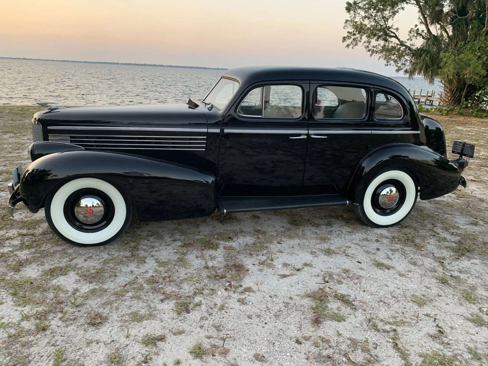LaSalle-Series-50-1938-Sedan-5