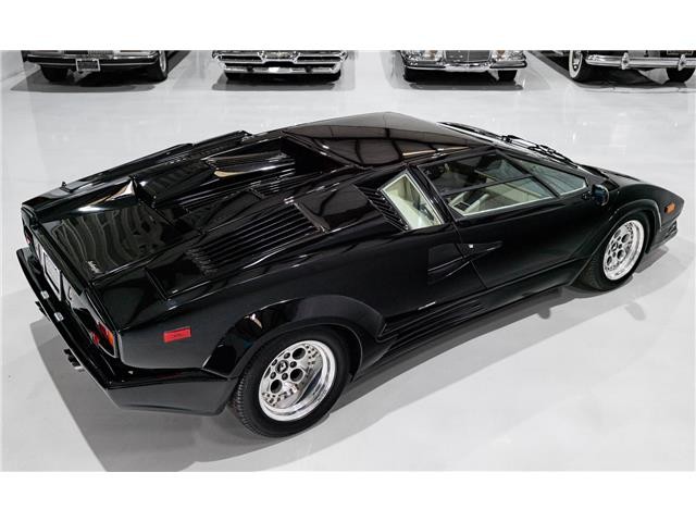 Lamborghini-Countach-1989-Coupe-10