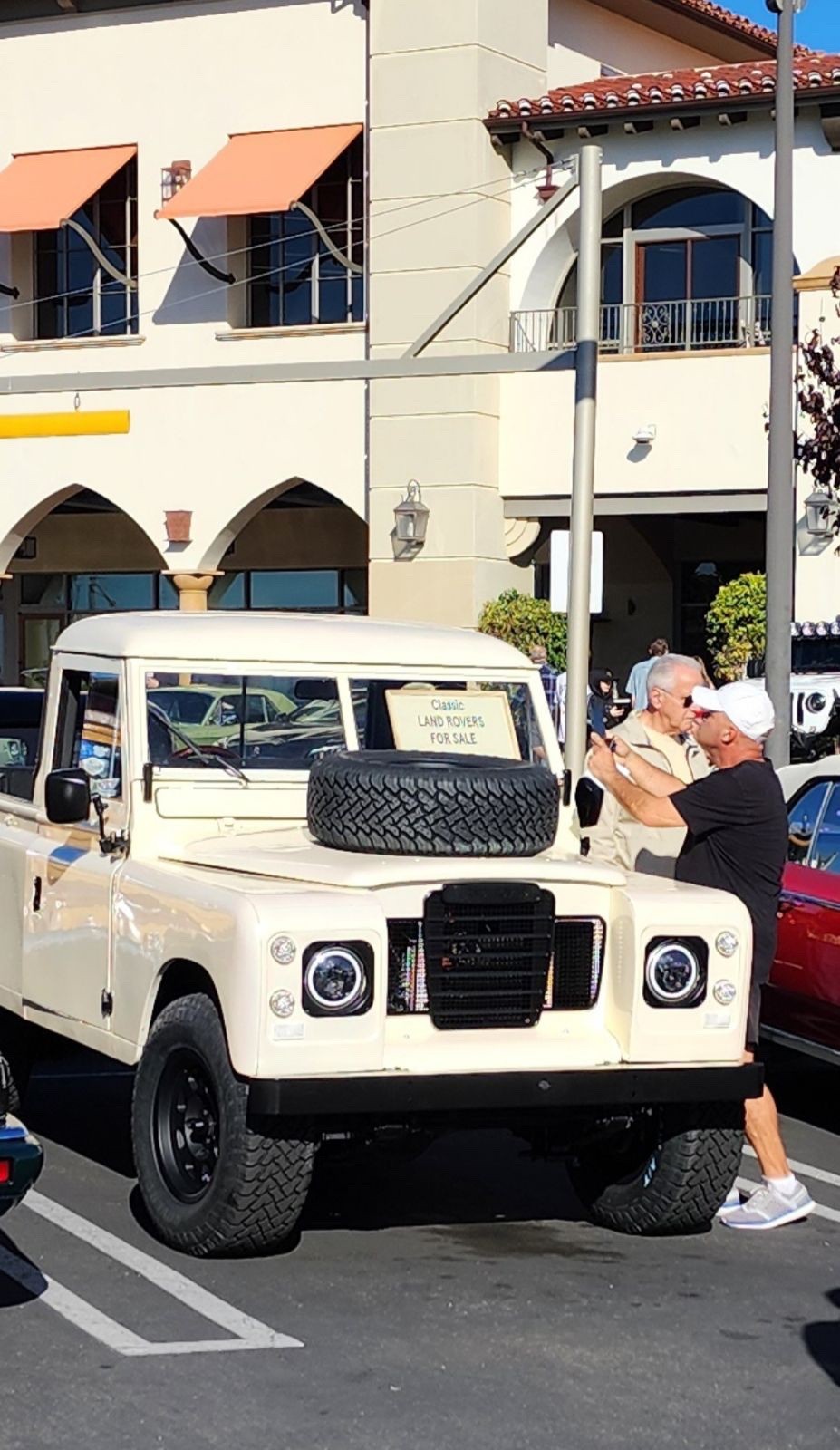 Land-Rover-Defender-1972-SUV-1