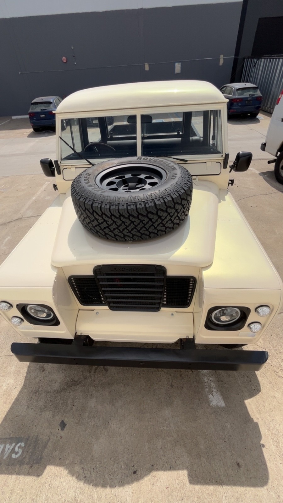 Land-Rover-Defender-1972-SUV-21