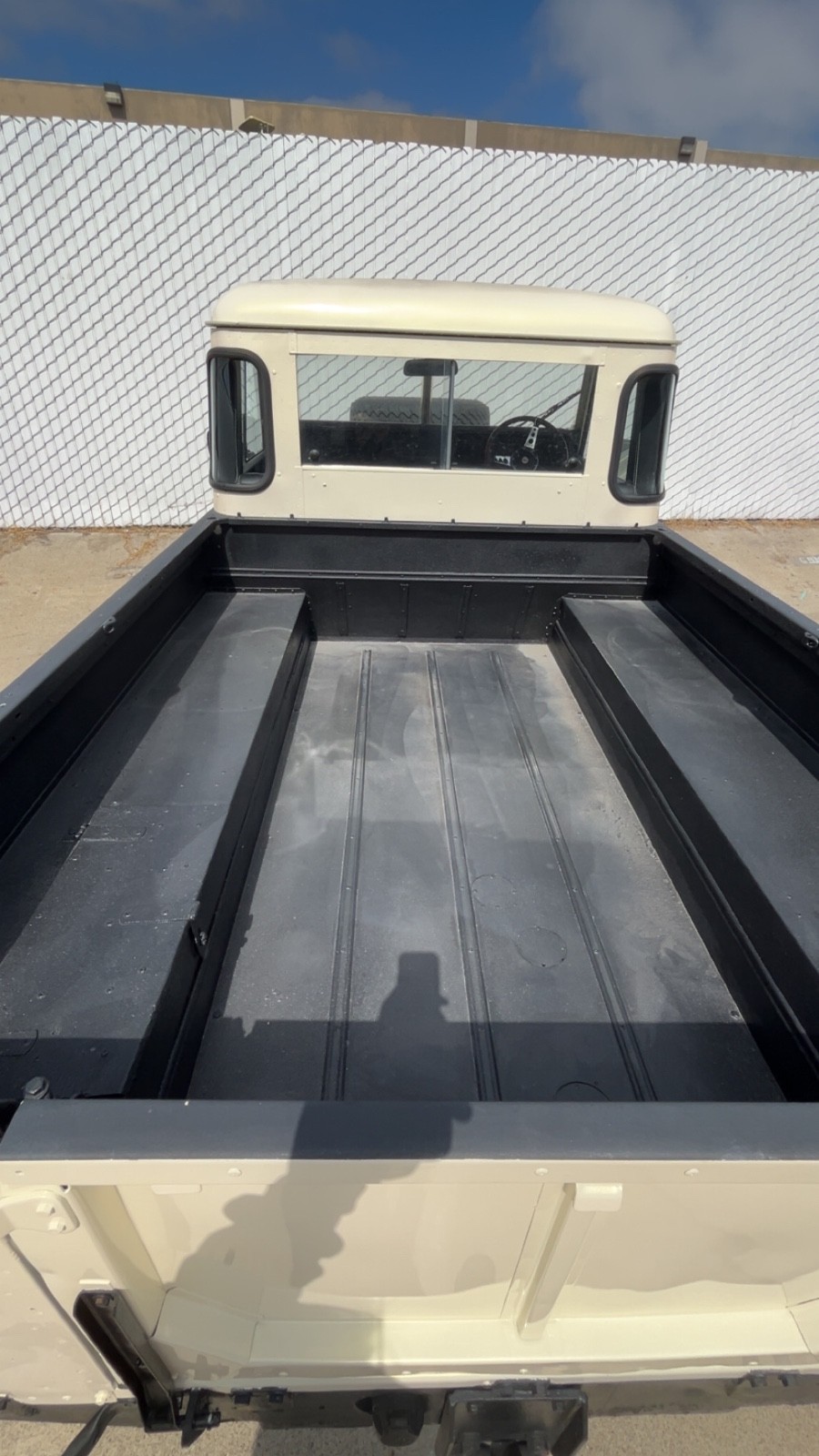 Land-Rover-Defender-1972-SUV-24