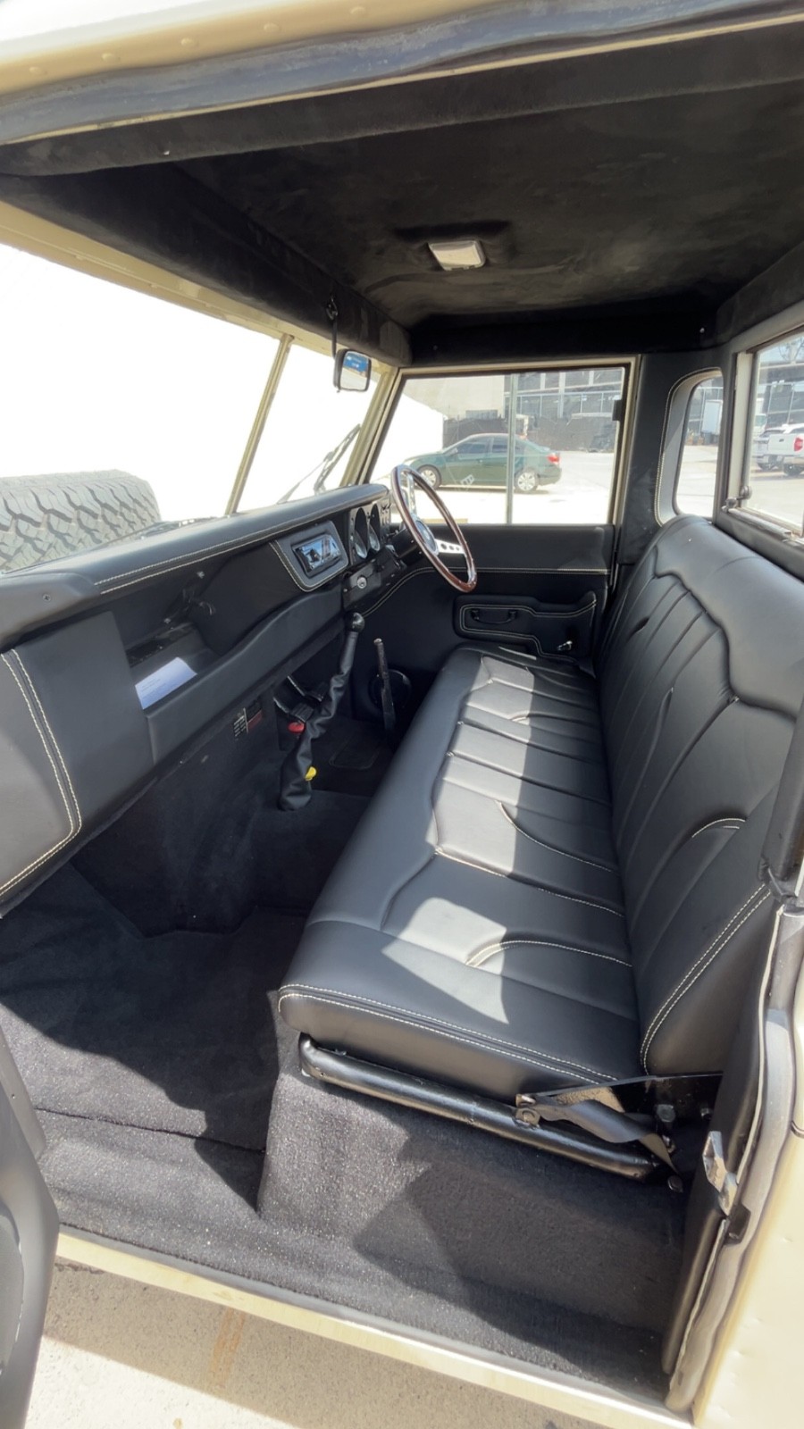 Land-Rover-Defender-1972-SUV-26