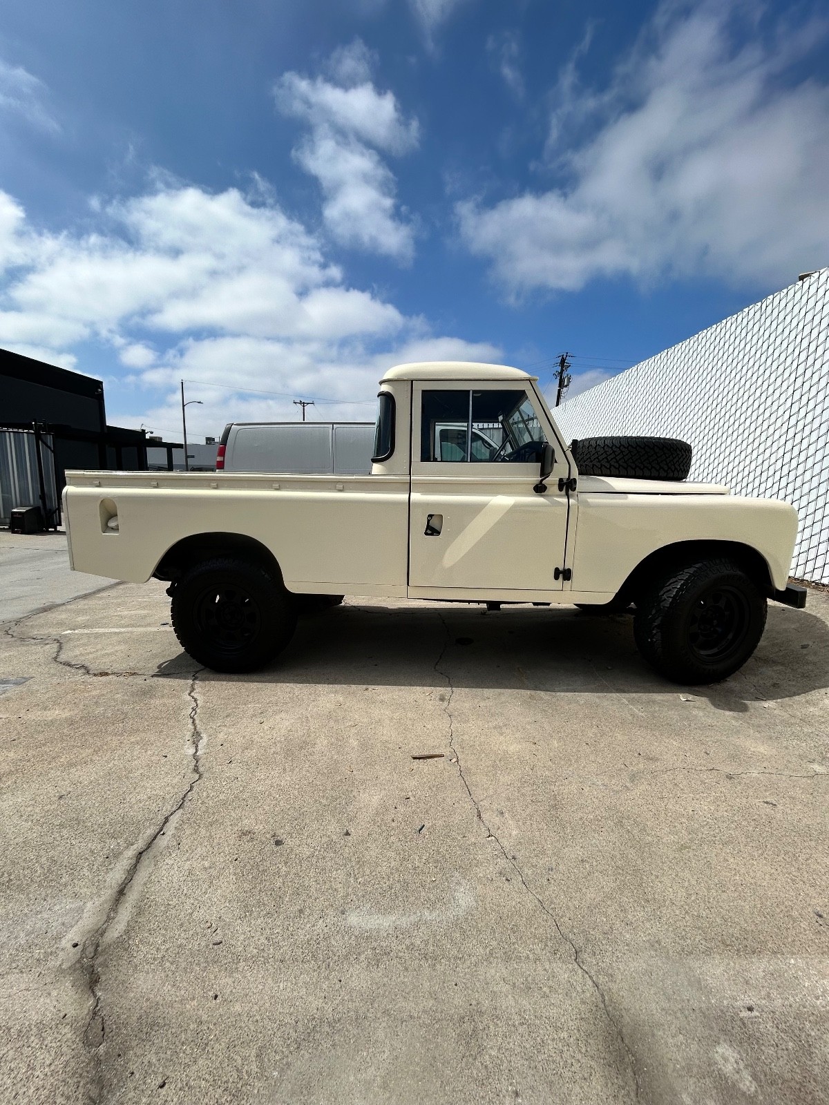 Land-Rover-Defender-1972-SUV-27