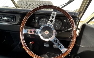 Land-Rover-Defender-1972-SUV-28