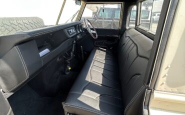 Land-Rover-Defender-1972-SUV-31