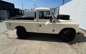 Land-Rover-Defender-1972-SUV-35