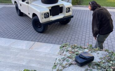 Land-Rover-Defender-1972-SUV-36