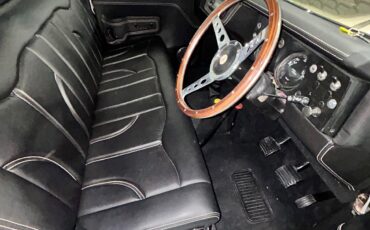 Land-Rover-Defender-1972-SUV-5
